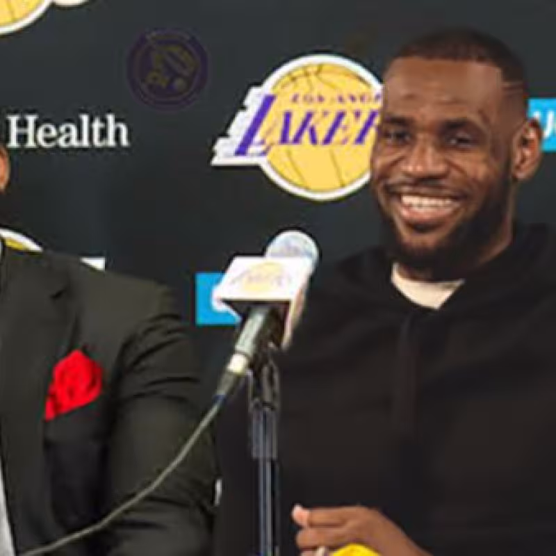 Magic Johnson sale en defensa de LeBron James tras la rajada de Kareem Abdul-Jabbar