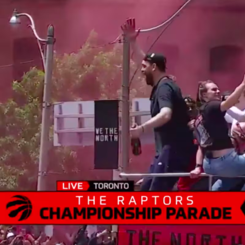El desfase de Marc Gasol en la 'parade' de los Raptors