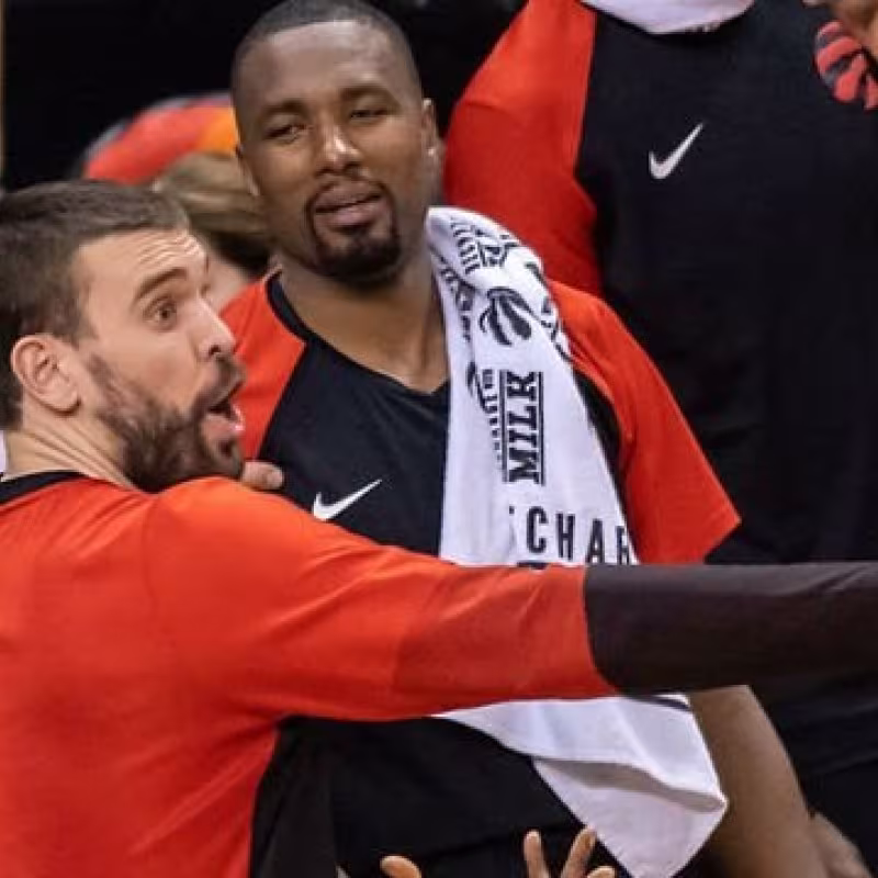 Marc Gasol y Serge Ibaka, jugadores de Toronto Raptors.