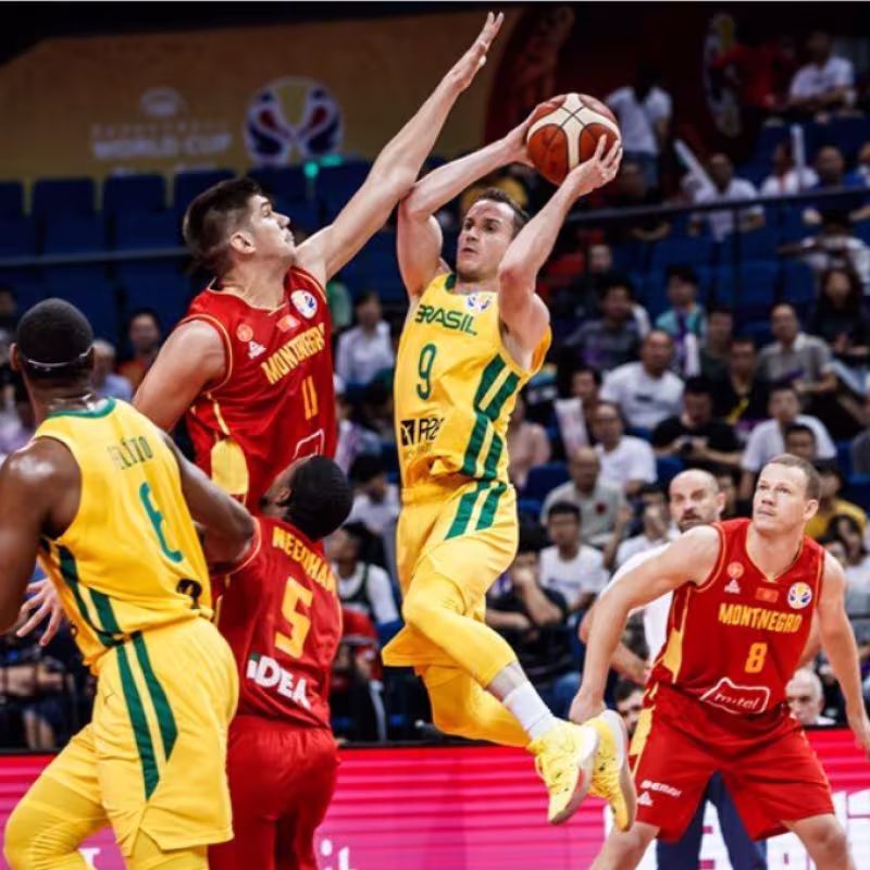 Brasil gana a Montenegro y pasa invicta a la segunda fase