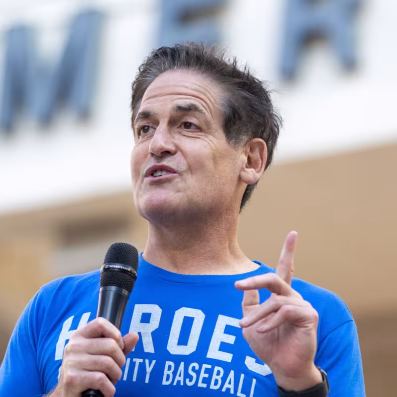 Mark Cuban muestra su compromiso en la lucha contra el racismo