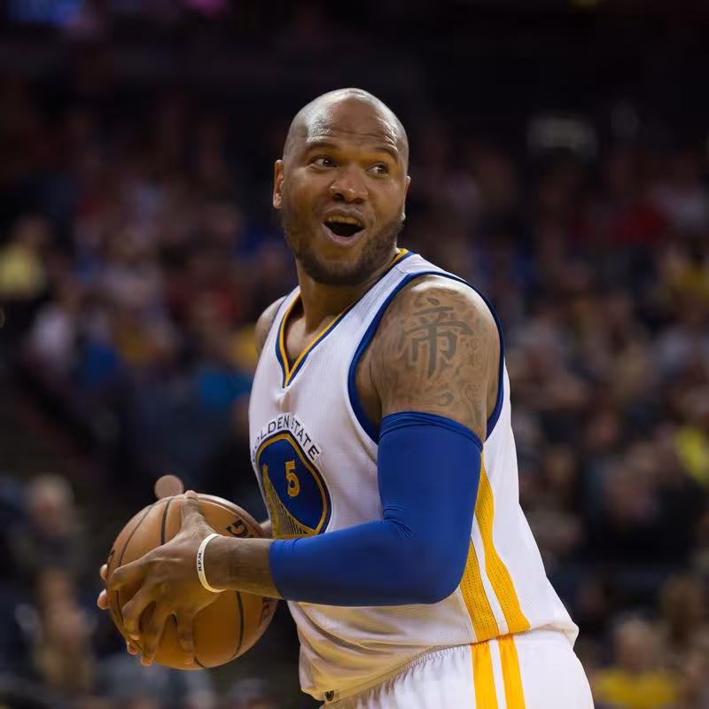Marreese Speights, otro jugador interior que podría acabar en los Lakers