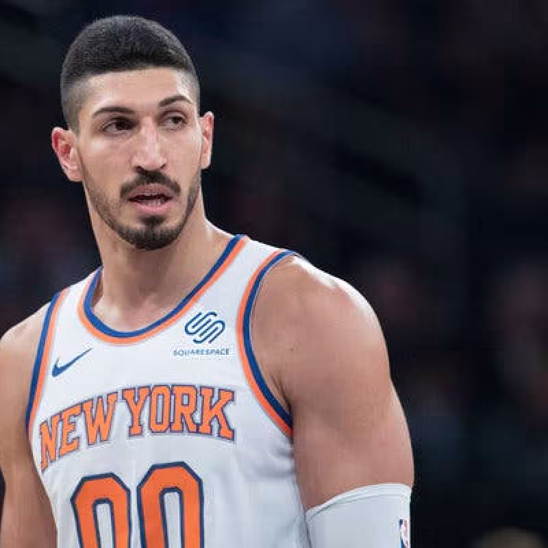 Enes Kanter ya disfruta de la ciudad de Boston, y de los Patriots