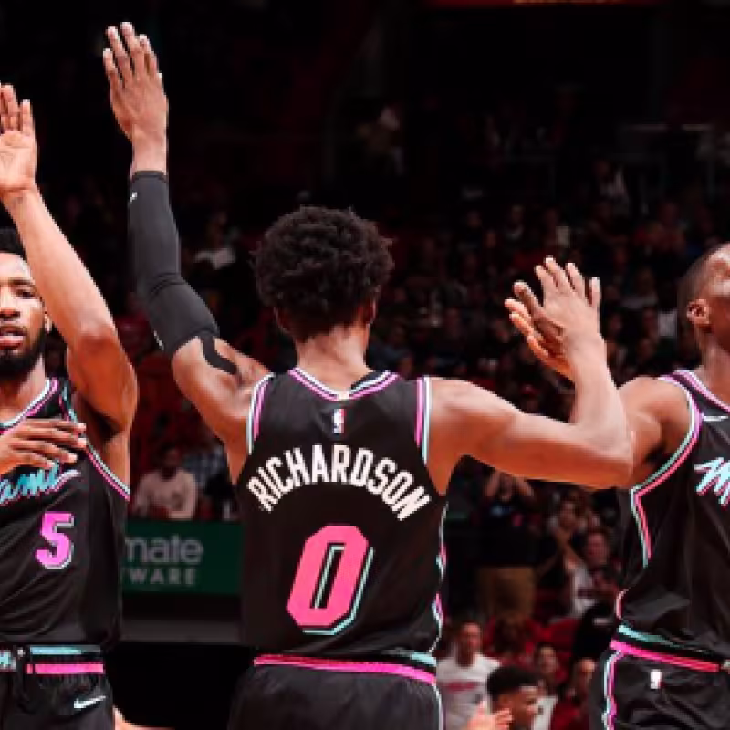 Miami Heat se llevó un partido de lo más igualado ante los Rockets.
