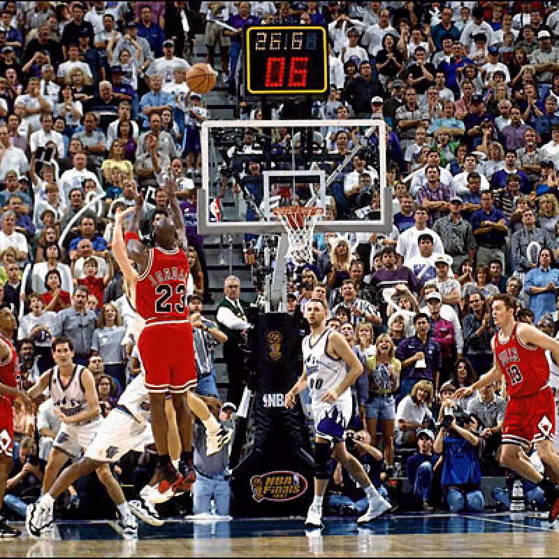 Michael Jordan, metiendo la canasta más vista de todos los tiempos.