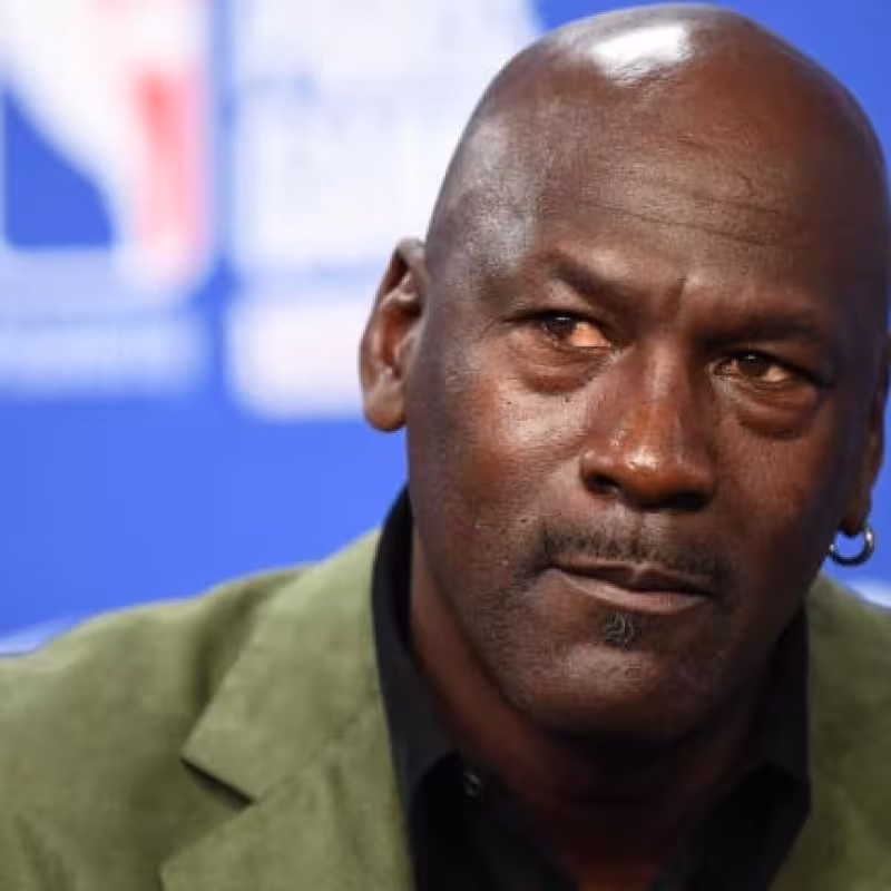 Michael Jordan se pronuncia sobre la vacunación contra el coronavirus