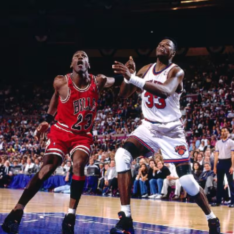 Pat Ewing y Michael Jordan. Foto: gettyimages