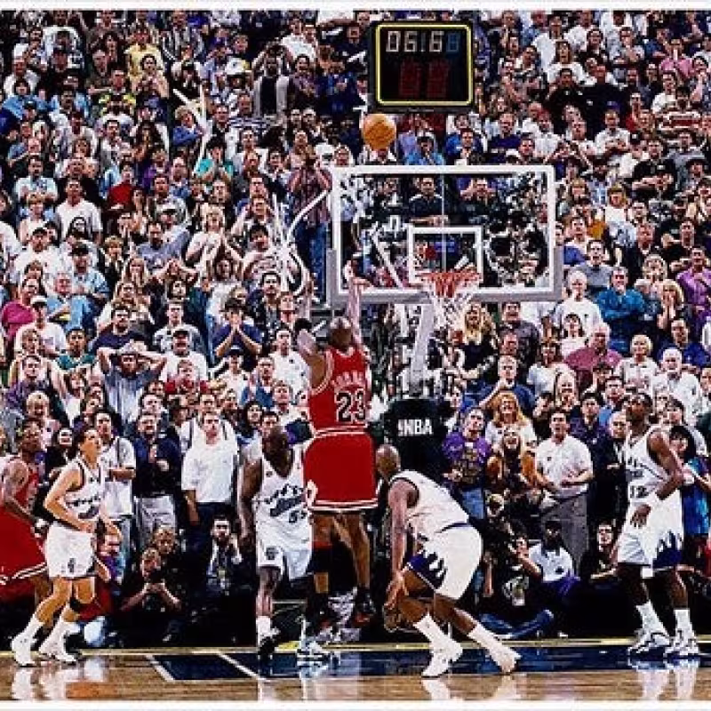 Jordan anotando su último tiro con los Bulls. Foto: nba.com