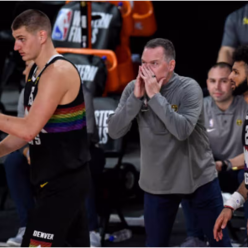 Michael Malone se queja de árbitros. Foto: gettyimages