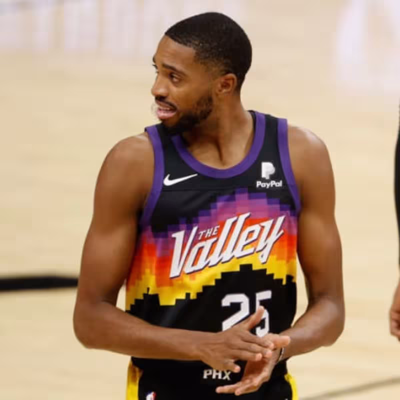 Phoenix Suns apuntala su plantilla con la renovación de Mikal Bridges