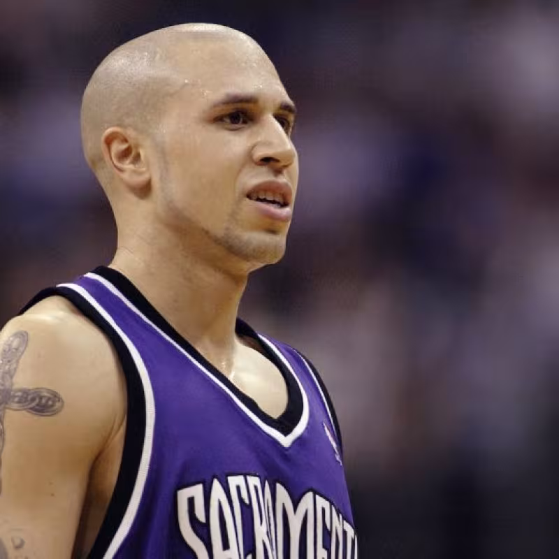 El exNBA Mike Bibby, acusado de abuso sexual