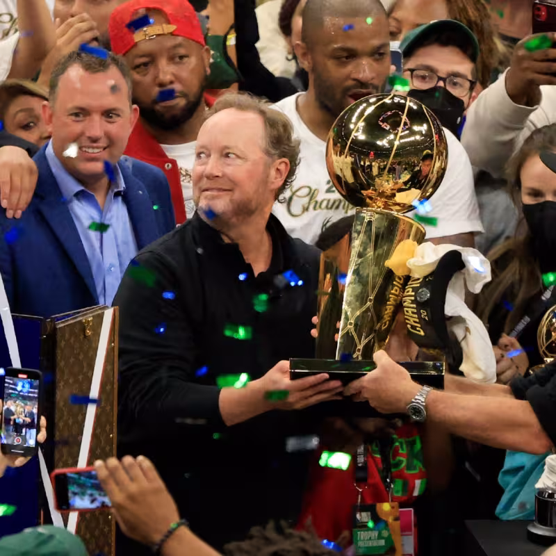 Mike Budenholzer, entrenador de Milwaukee Bucks.