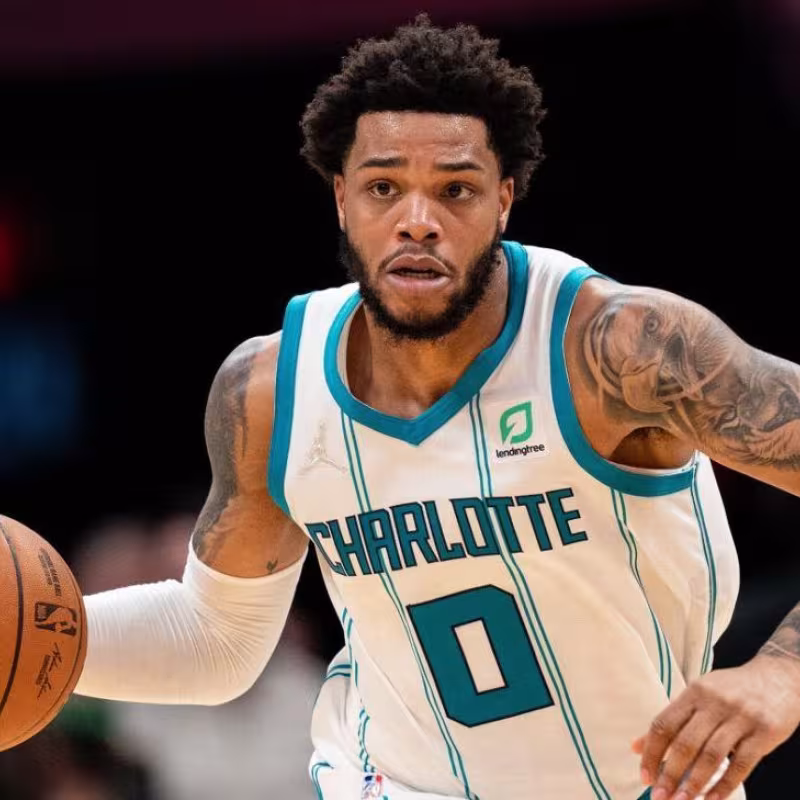 Miles Bridges, con la camiseta de Charlotte Hornets.