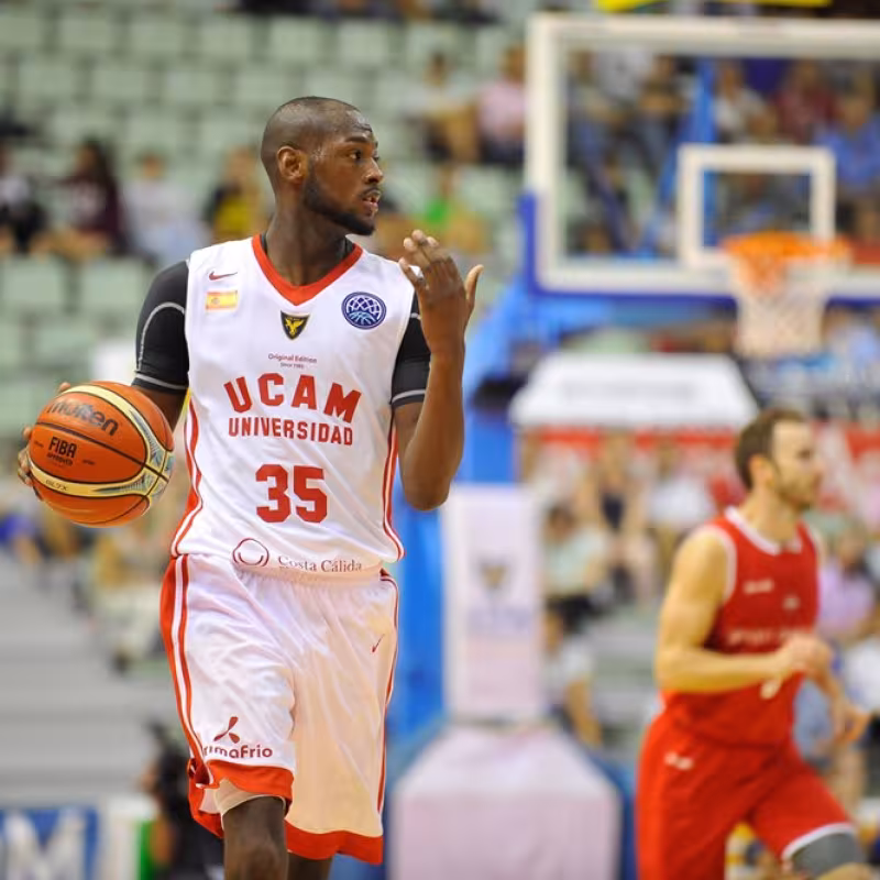 El exACB Milton Doyle, nuevo fichaje de Chicago Bulls