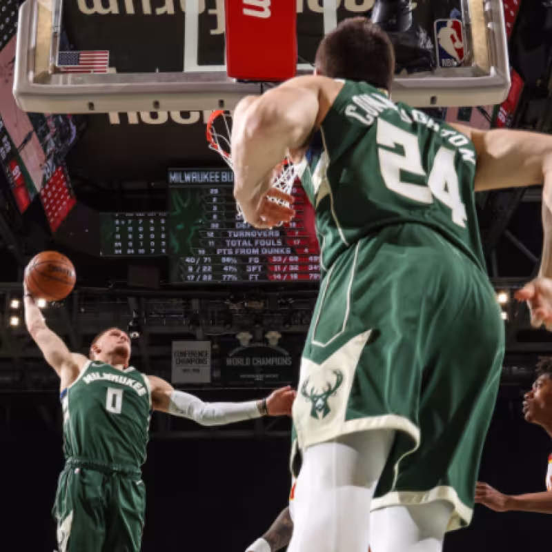 Giannis Antetokounmpo se viste de MVP para destrozar a Atlanta Hawks