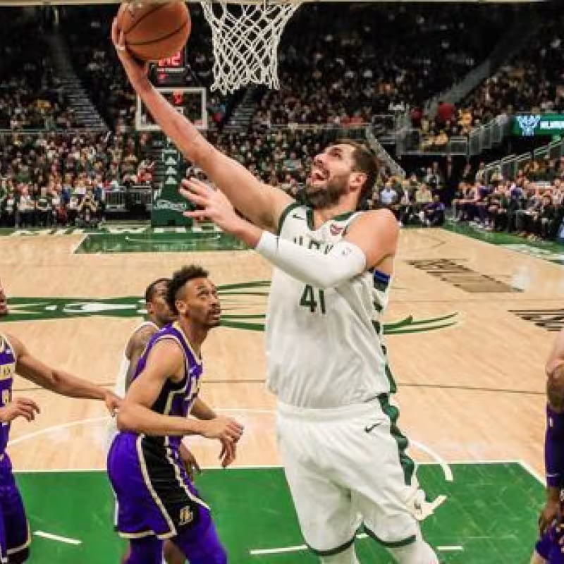 Mirotic se lesiona y podría perderse la primera ronda de playoffs