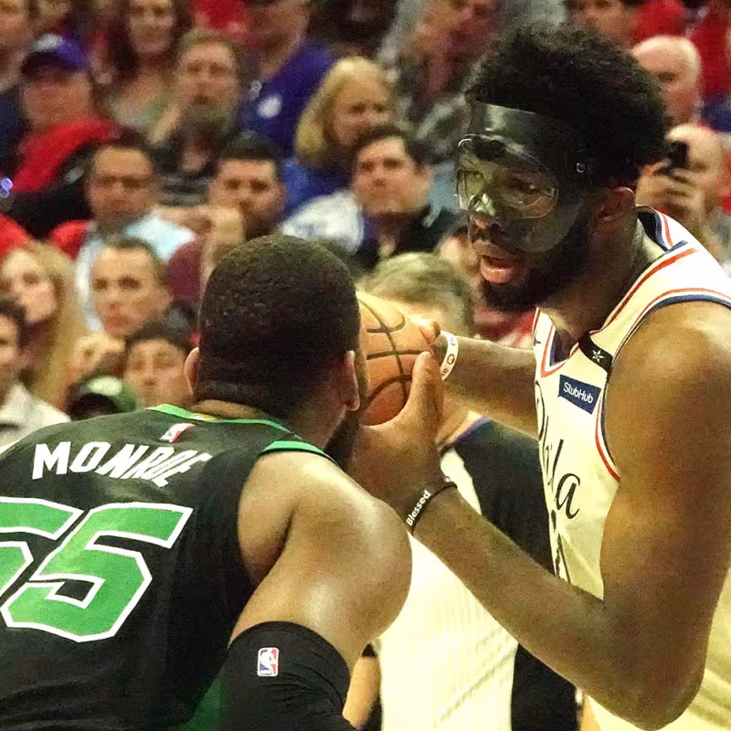 El fichaje de Monroe no significa descanso para Embiid
