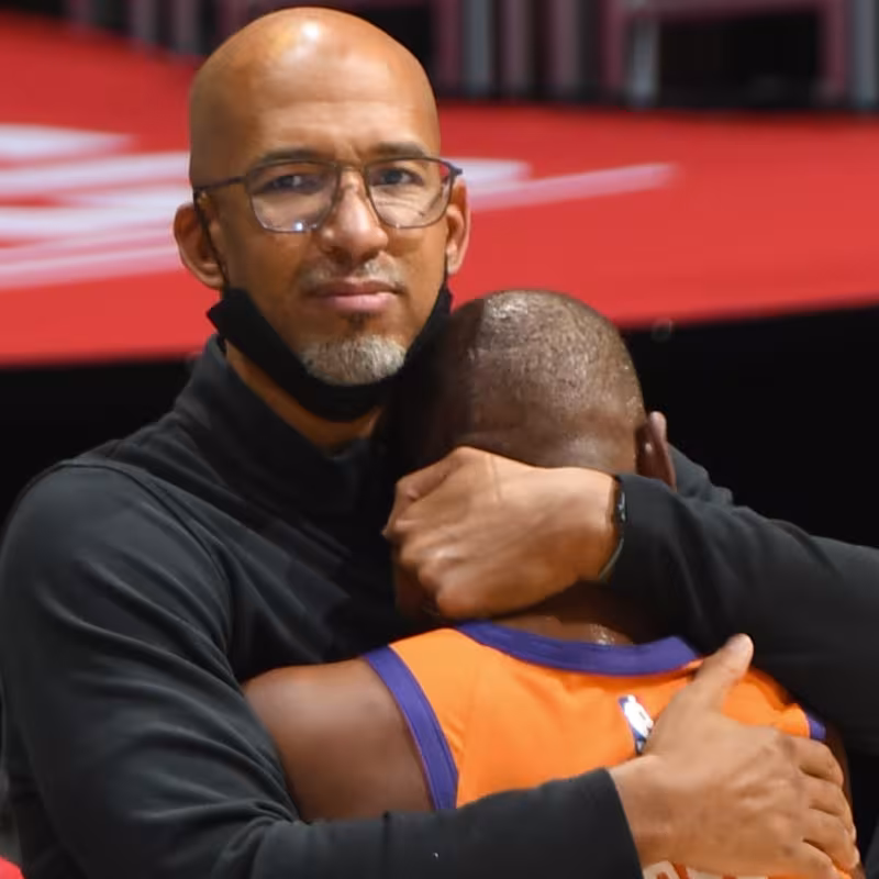 La NBA publica la conversación entre Chris Paul y Monty Williams durante su ya famoso abrazo