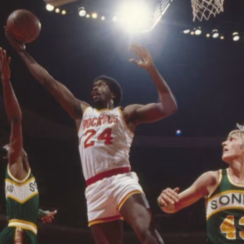 El brutal récord de Moses Malone que nadie ha podido igualar en 39 años