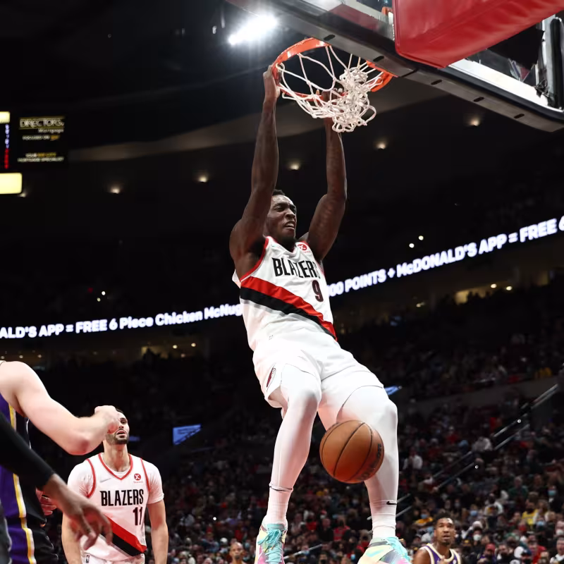 Portland Trail Blazers consigue la victoria ante Los Angeles Lakers.