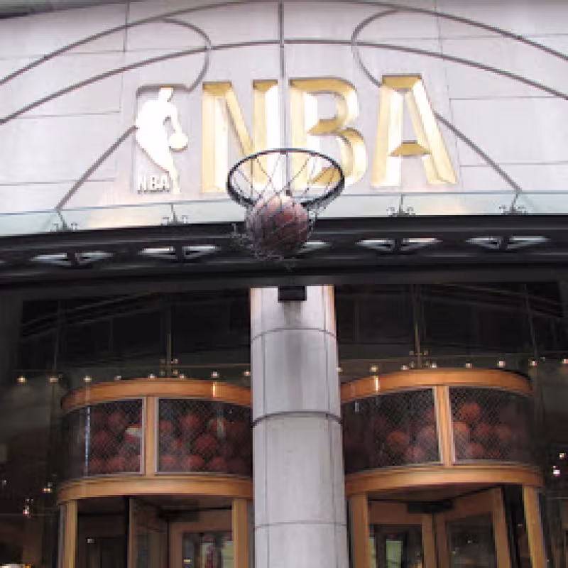 Entrada de una de tienda de la NBA en Estados Unidos