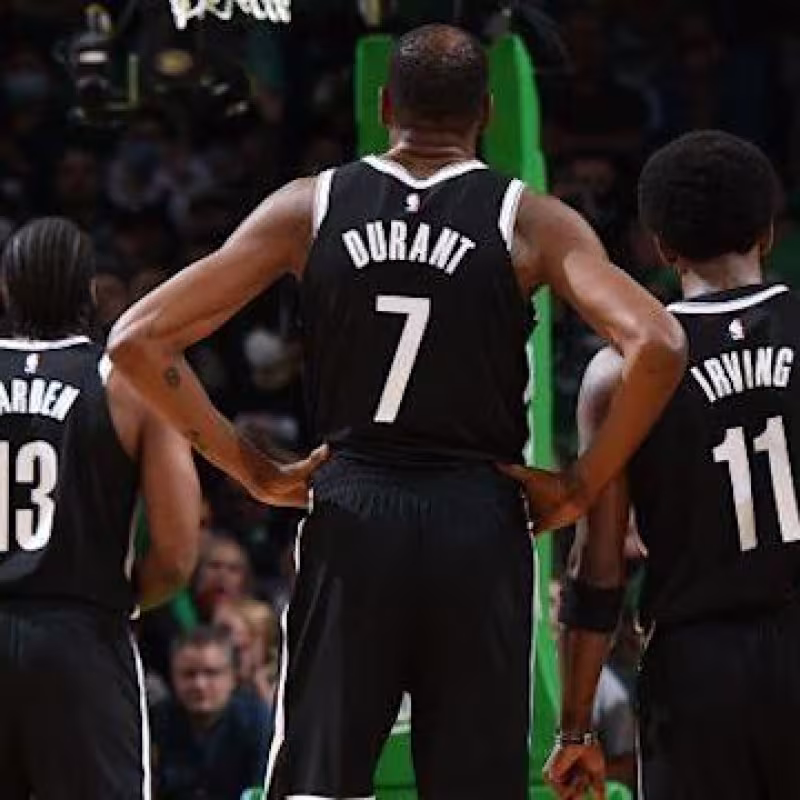 El big three de los Nets en un partido.