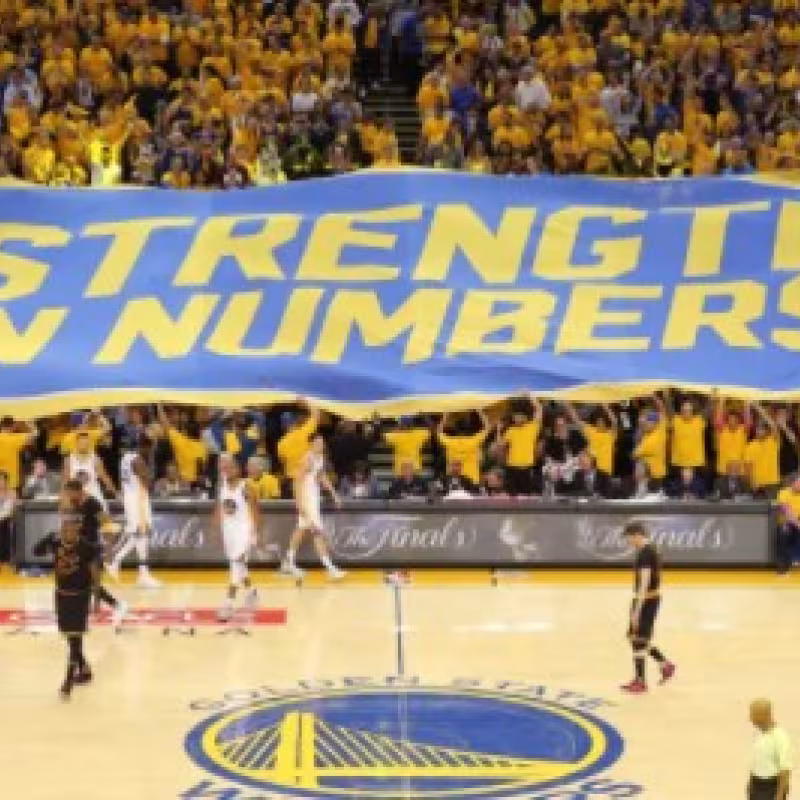 Los Warriors terminarán la temporada regular con público en su pabellón