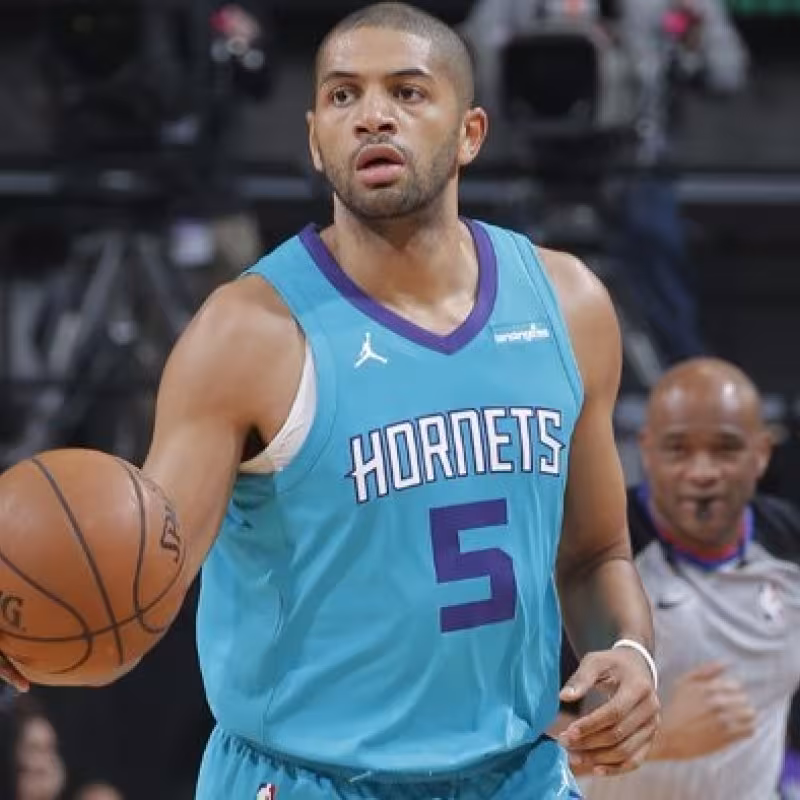 Nicolas Batum, baja indefinida de Charlotte Hornets tras la jornada inaugural de la NBA