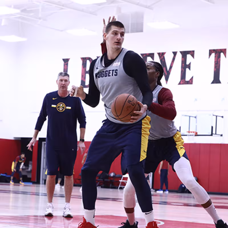 Nikola Jokic, en un entrenamiento con Denver Nuggets.
