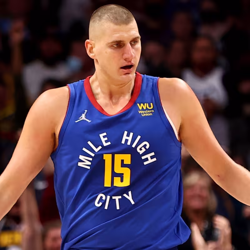 Monstruosa actuación de Nikola Jokic en el triunfo de los Nuggets ante los Bulls