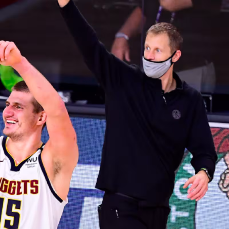 Jamal Murray y Nikola Jokic.