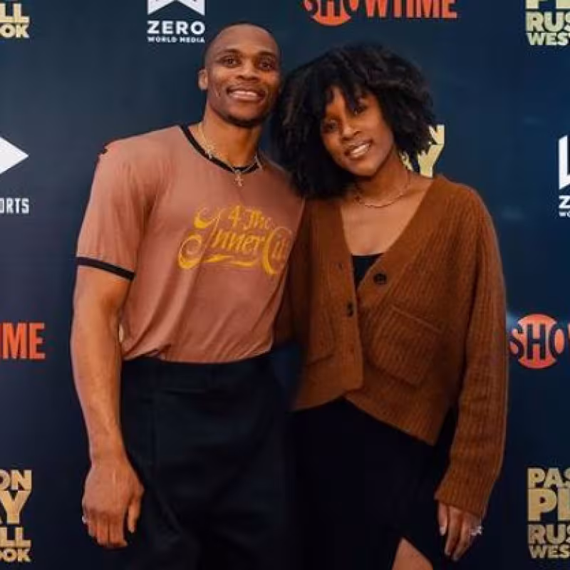 Nina y Russell Westbrook, en la presentación del documental del jugador. 