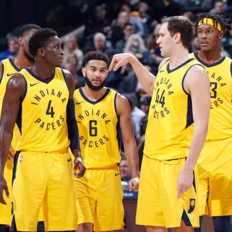 Jugadores de los Pacers, durante un partido