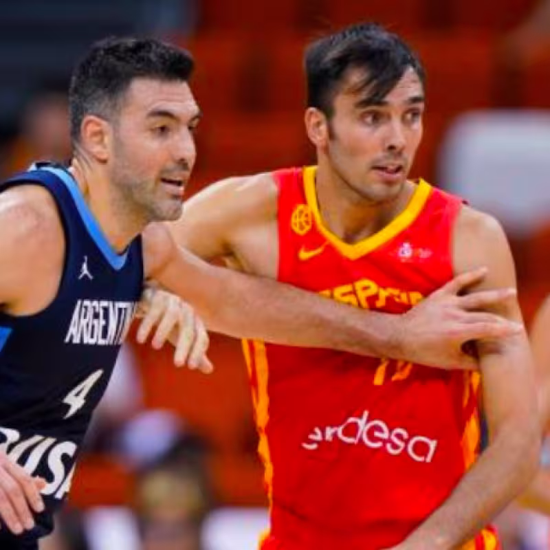 Oriola y Scola durante un España-Argentina.