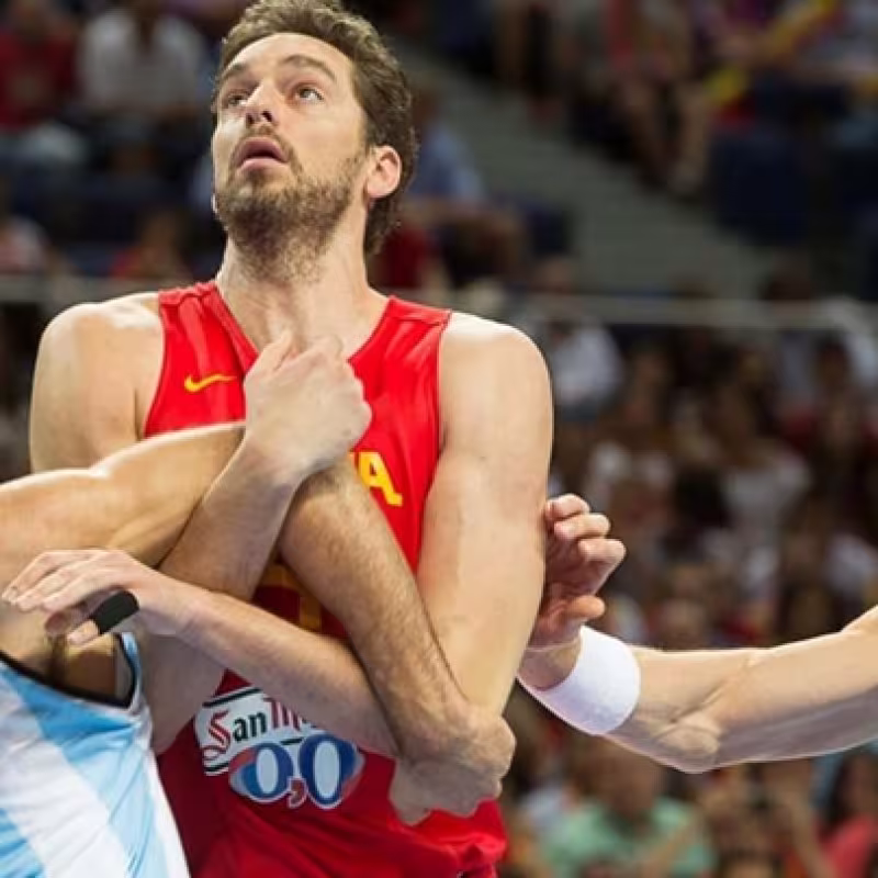 Pau Gasol y Luis Scola, retirada definitiva en Tokio 2021. Foto: gettyimages