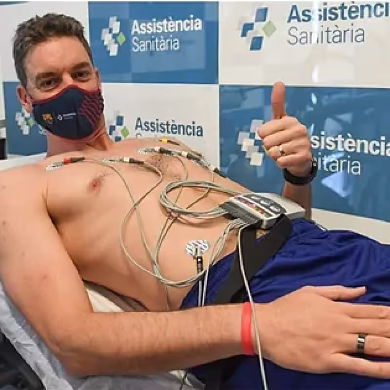 Pau Gasol supera el reconocimiento médico con el FC Barcelona y podría debutar contra el Real Madrid