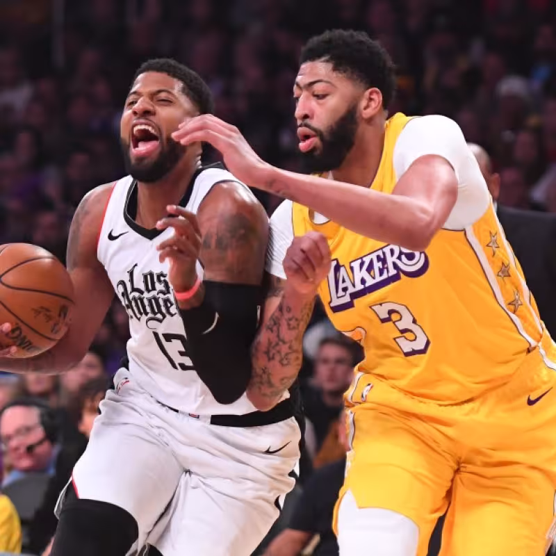 Paul George y Anthony Davis, durante un Lakers-Clippers.