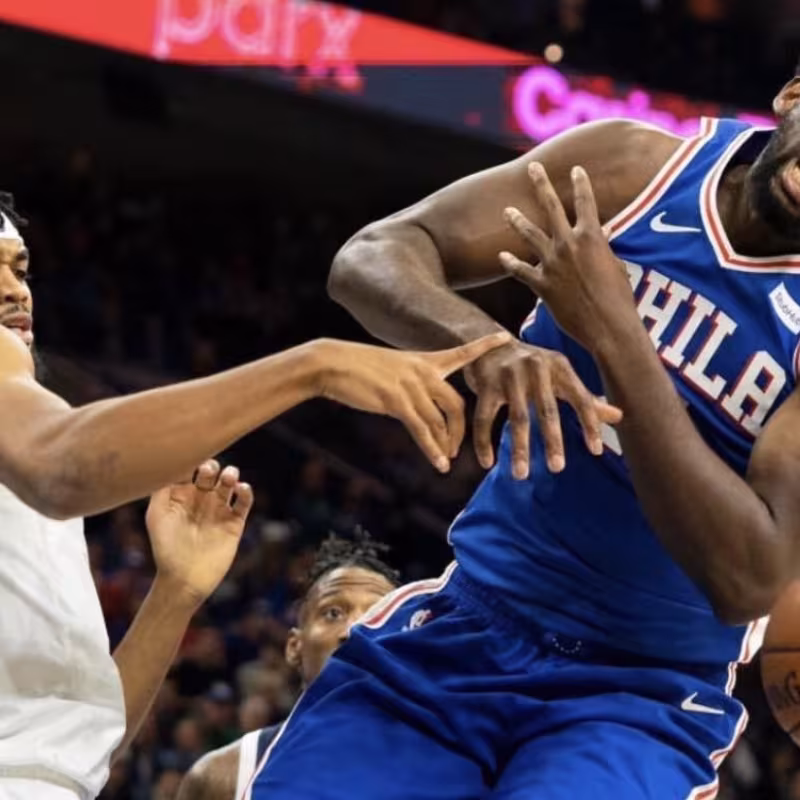 La contestación de Karl-Anthony Towns tras leer que Joel Embiid le llamó "gato"