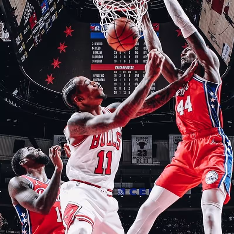 Jimmy Butler, Joel Embid, Ben Simmons y Tobias Harris, jugadores de Philadelphia 76ers.