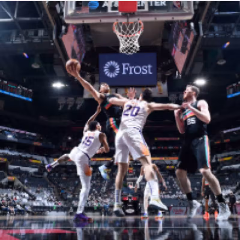 Phoenix Suns mantiene el pulso por el liderato de la Conferencia Oeste