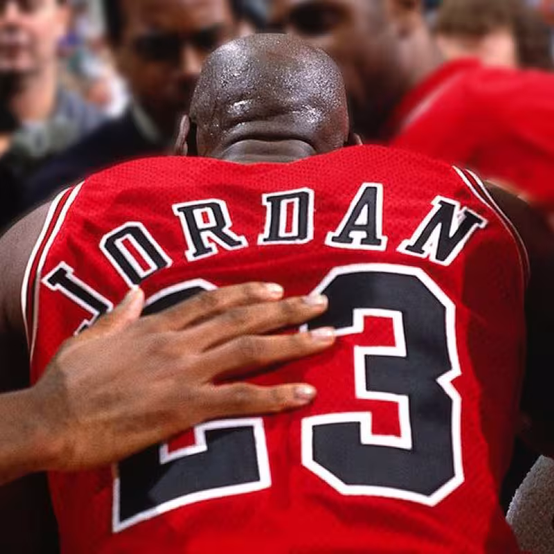 ¿Quiénes fueron los 16 compañeros de Jordan en los Bulls de la 1997/98?