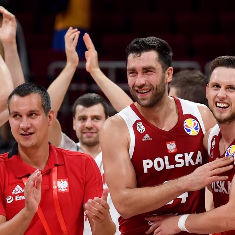 Polonia hace pleno de victorias y Angola gana el duelo de colistas ante Filipinas