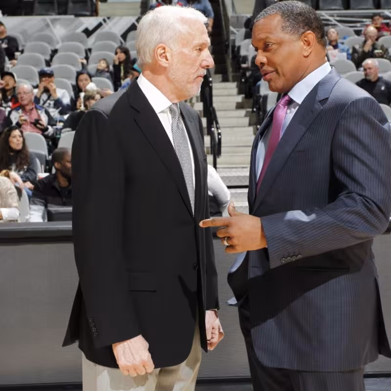 Gregg Popovich y Alvin Gentry podrían quedarse fuera del banquillo. Foto: gettyimages