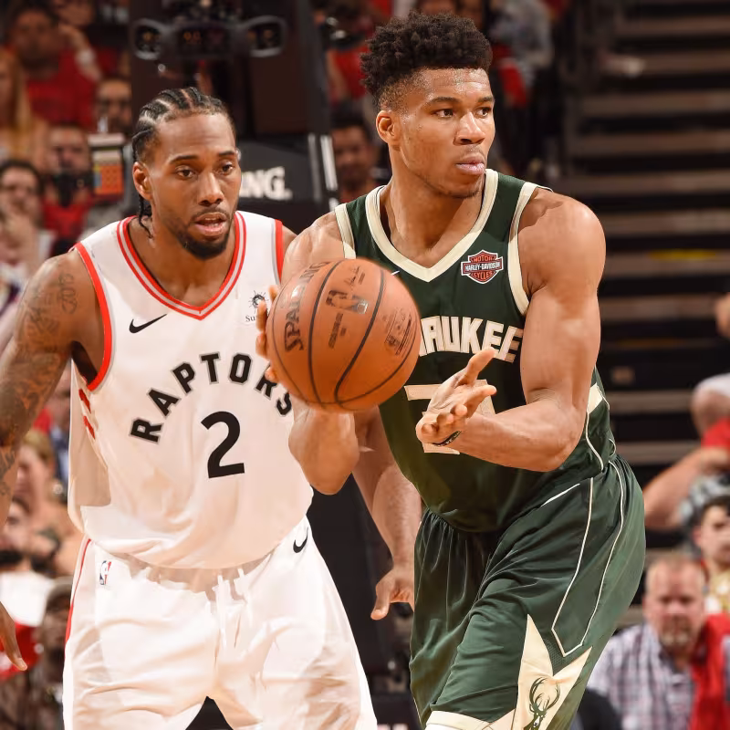 Kawhi Leonard contra Giannis Antetokounmpo.