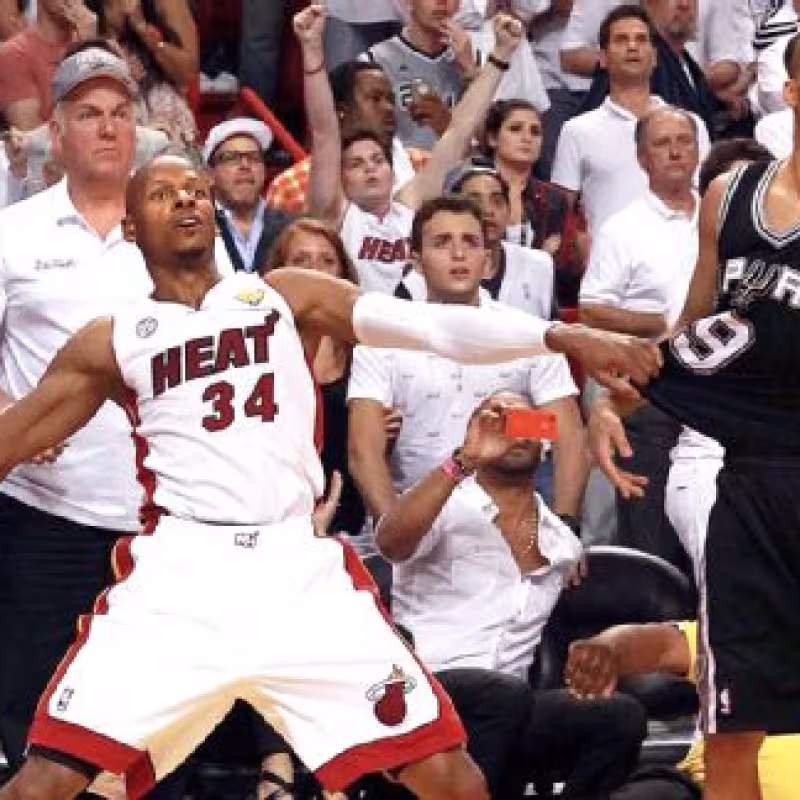 Ray Allen dejó helados a los Spurs.