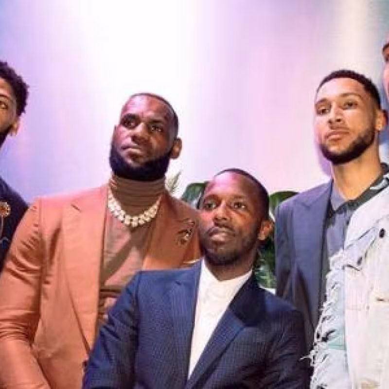 Rich Paul, con alguno de los jugadores de su agencia de representación como James o Davis