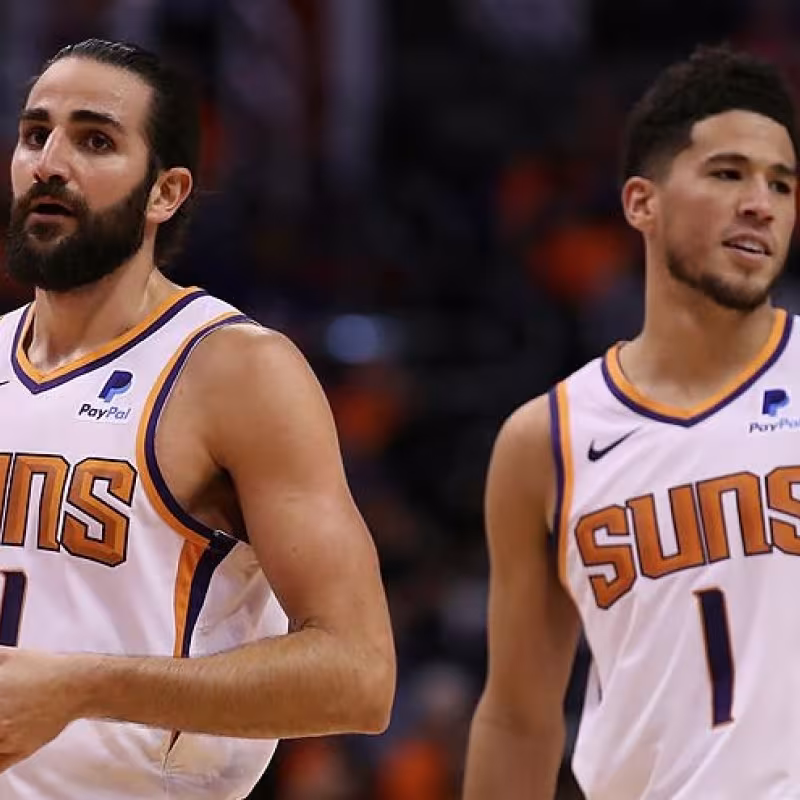 Ricky Rubio y Devin Booker, estrellas de Phoenix Suns.
