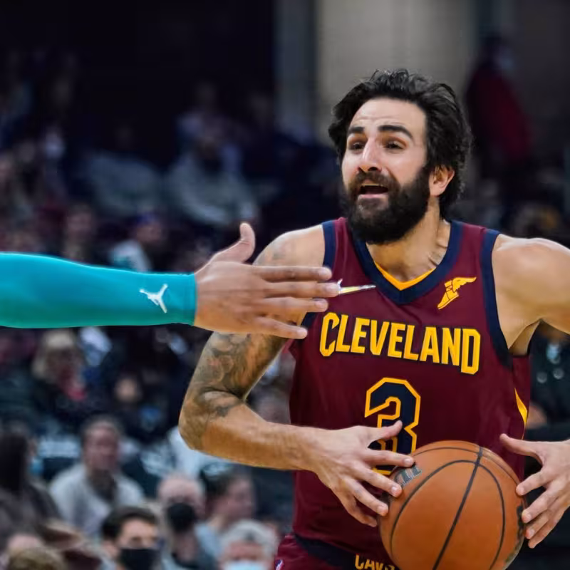 Ricky Rubio estrena titularidad con un doble-doble que no evita la derrota de Cavs