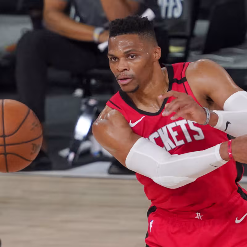 Russell Westbrook, en el ojo del huracán por su mal rendimiento