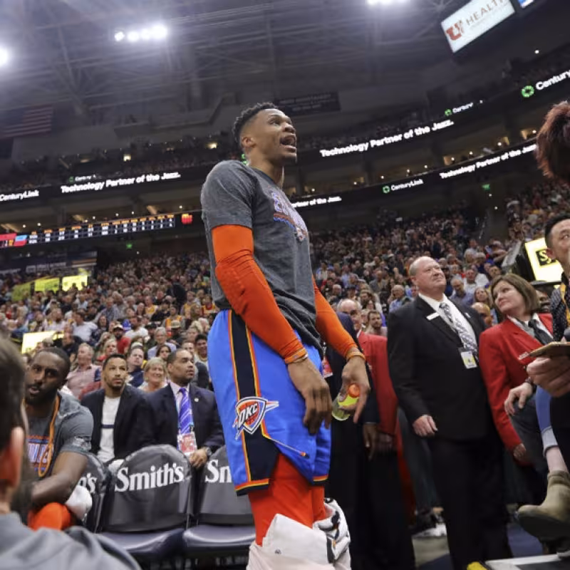 Los insultos racistas en la NBA salen muy caros